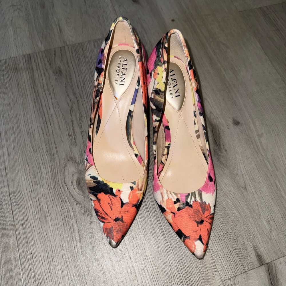 ALFANI orange and Pink Heels Vibrant Pointed Toe